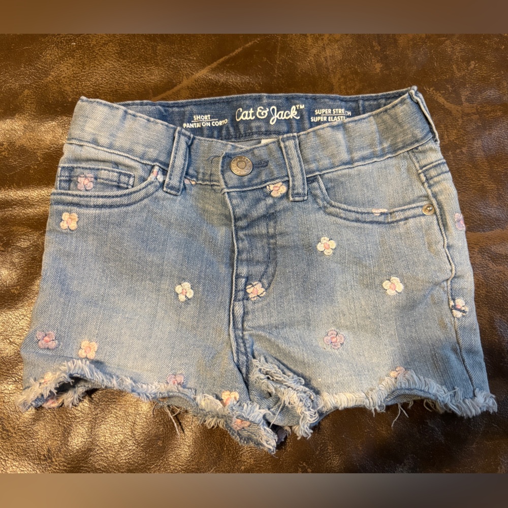 Cat & Jack cut off shorts embroidered hearts 3T